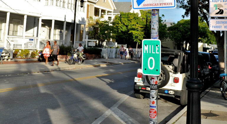 mile marker zero sign in key west